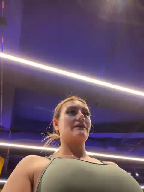 Missary – [Xlovecam] Twerking Spy Video Sexy Sister – 2026-06-23 14:23:30