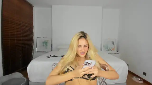 Emiliana_cruz – [Myfreecams] Rubbing Pussy Twerking Natural Body – 2025-01-03 16:59:42
