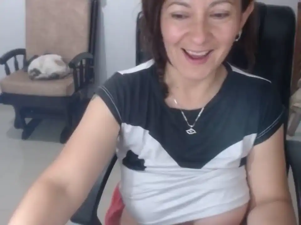 Maya_hot – [Amateur.tv] Fucks Herself Amazing Babe – 2026-06-25 21:26:16