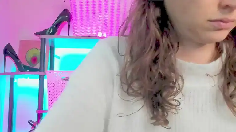Vivienvee – [Streamate] Fucks Herself Babes Party – 2025-09-23 20:05:13