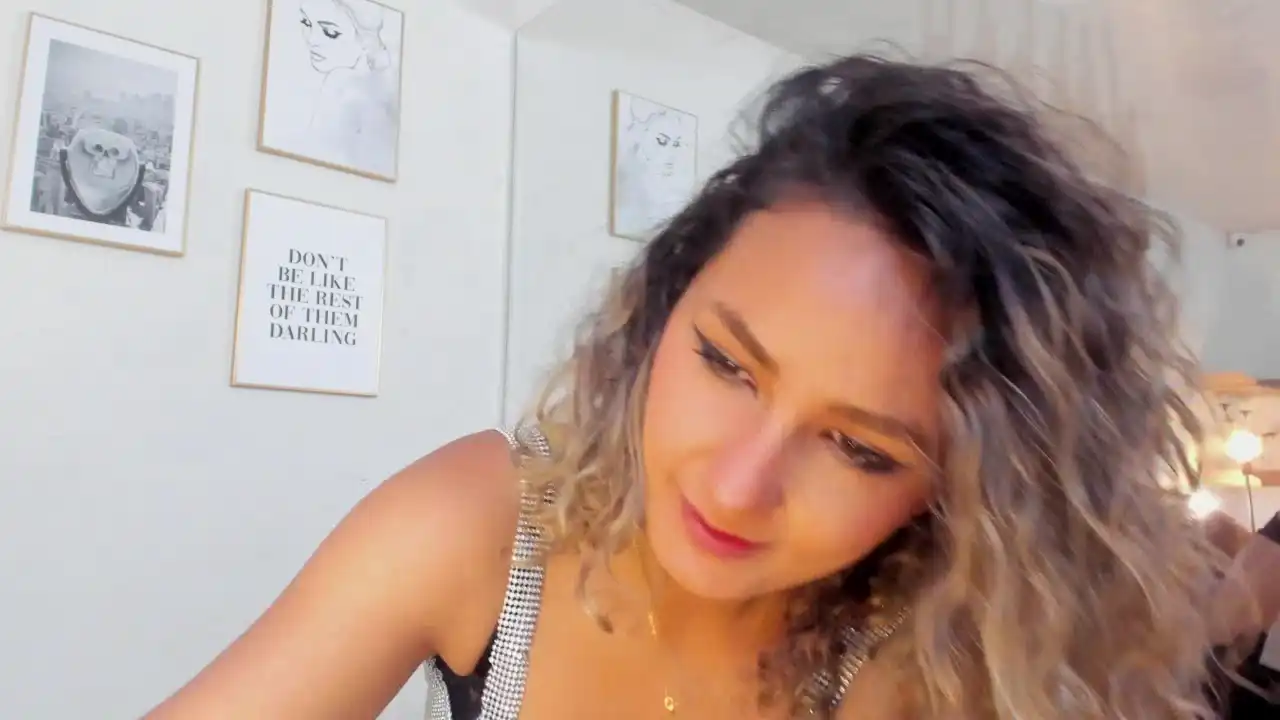 Florasaenz – [Xlovecam] Pussy Sexy Girl Play – 2026-05-17 23:41:26