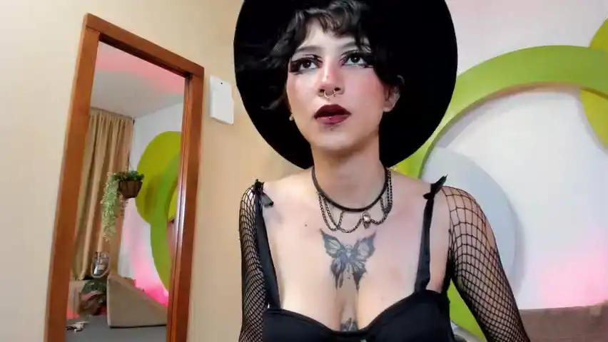 Annieberry – [Amateur.tv] Babes Striptease Sexy Girl – 2025-07-14 15:41:07