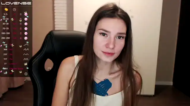Hollymollyy – [Myfreecams] Sensual Camwhores Loves To Masturbated – 2026-06-11 17:12:52