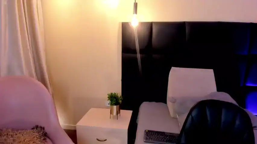 Amberdavis – [Amateur.tv] Fingering Sexual Addiction Busty – 2025-11-24 20:15:45