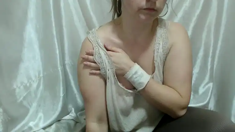 Bettygirlkiss – [Streamate] Babes Teases Finger – 2026-07-08 21:16:58