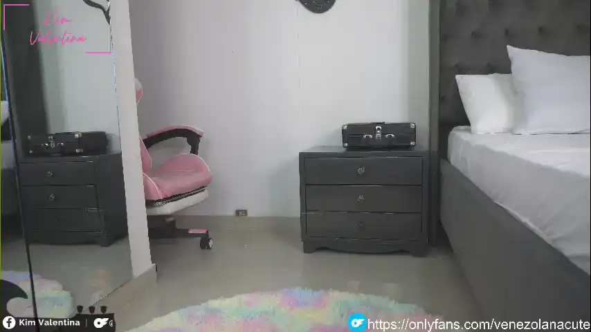 Venezolanacute – [Chaturbate] Huge Gets Lucky Mouth – 2025-12-20 18:19:57