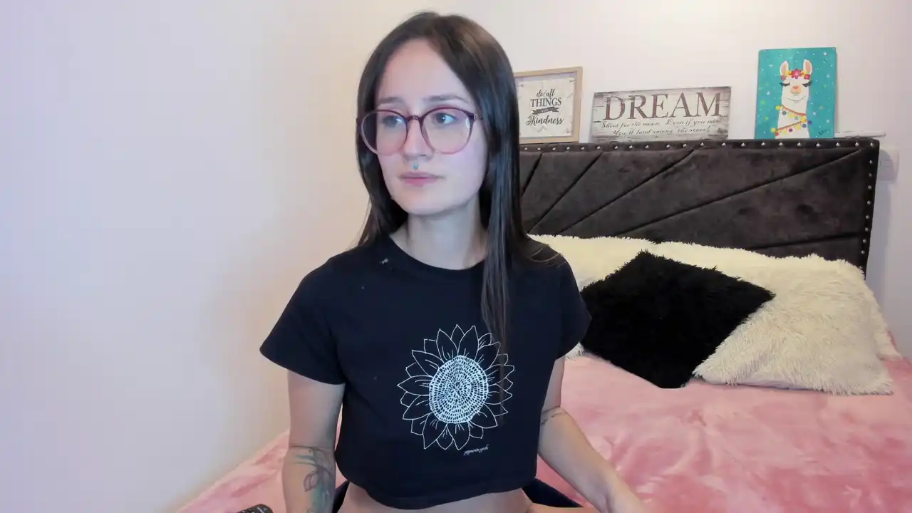 Ninabryon – [Xlovecam] Stunning Incredible Women Play – 2025-06-09 06:13:51