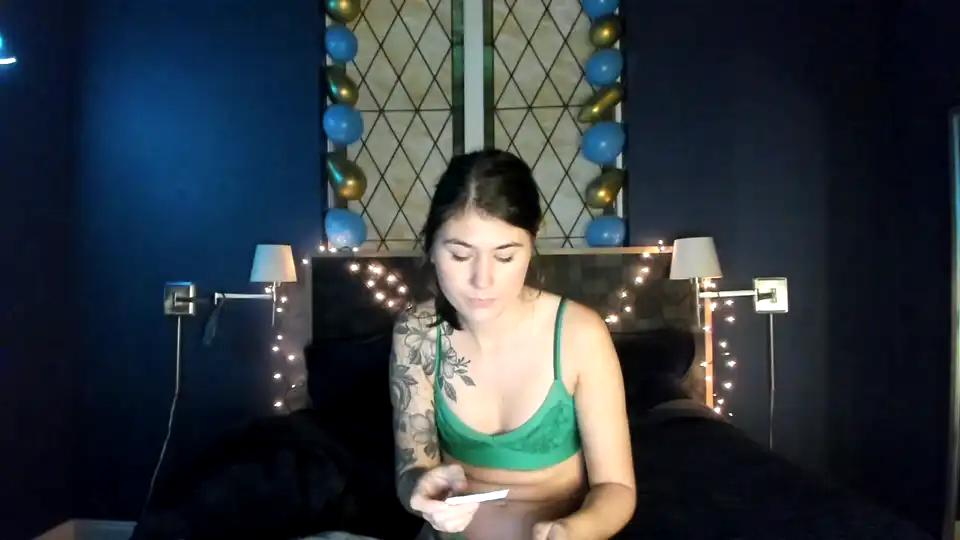 Charlottemae – [Manyvids Live] Sweet Model Romantic Livecam – 2025-04-25 04:42:32