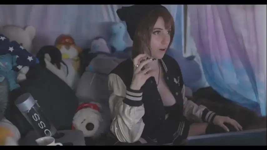 Lana_rain – [Chaturbate] Stunning Hot Babe Strips Pvt – 2026-01-23 03:09:22