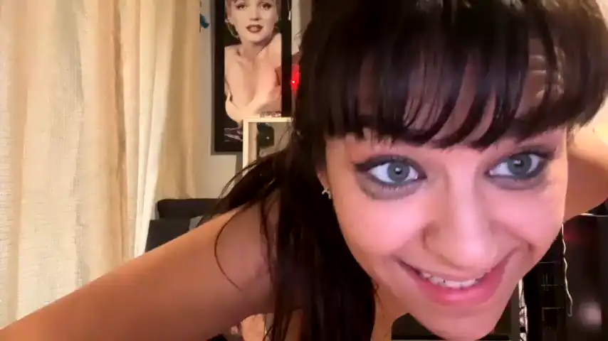 Zoeyf0x – [Chaturbate] Prostitetus Home Alone Webcam Model – 2025-02-03 04:50:45