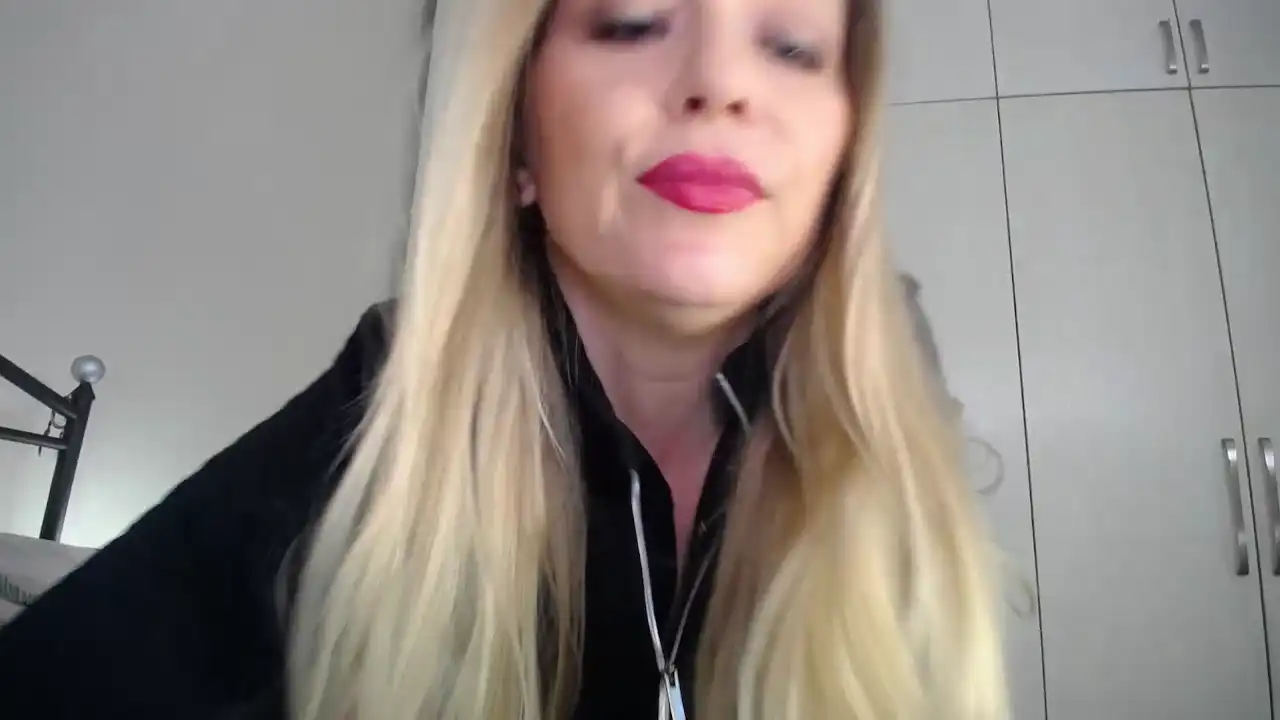 Michelina87 – [Cam4] First Time Girl Alone Lips – 2025-12-26 01:10:20