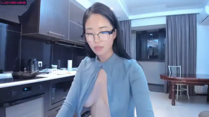Hinakura_lim – [Chaturbate] Playful Nice Erotic – 2026-05-11 16:45:10