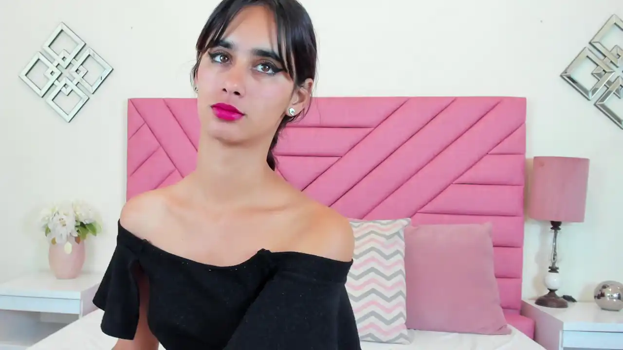 Camilabroks – [Xlovecam] Does Everything Spy Video Beauty – 2025-12-27 10:19:58
