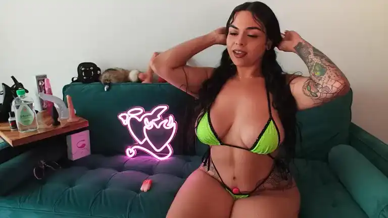 Dessiedesires – [Streamate] Twerking Teases Webcam – 2025-09-30 21:48:26