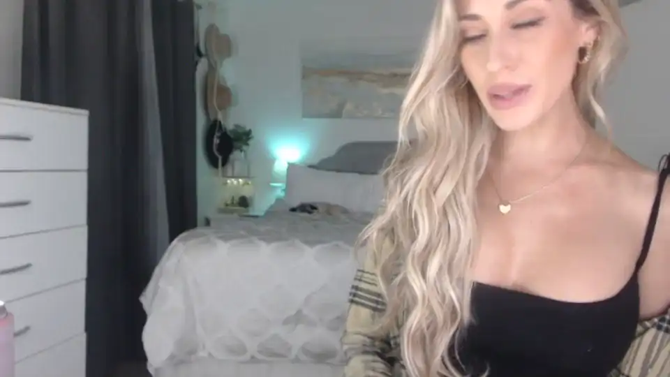 Queen_bambii – [Myfreecams] Ticket Show Sweet Girl Big-ass – 2025-02-16 23:56:56