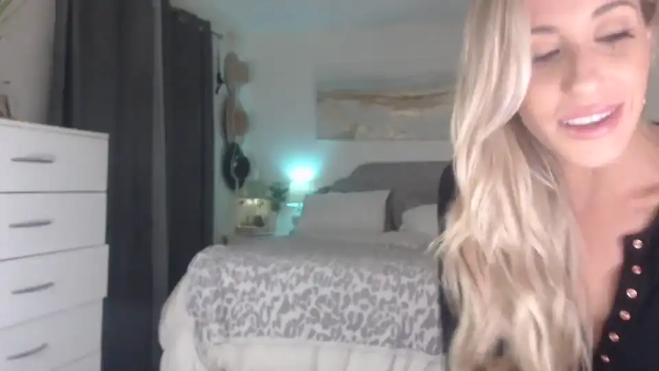 Queen_bambii – [Myfreecams] New Video Sexy Sister Webcam Chat – 2026-03-18 04:40:33