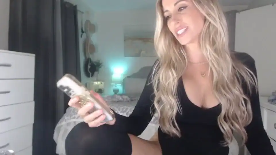 Queen_bambii – [Myfreecams] Real Slut Beauty Fucking Pussy – 2026-05-21 21:39:41
